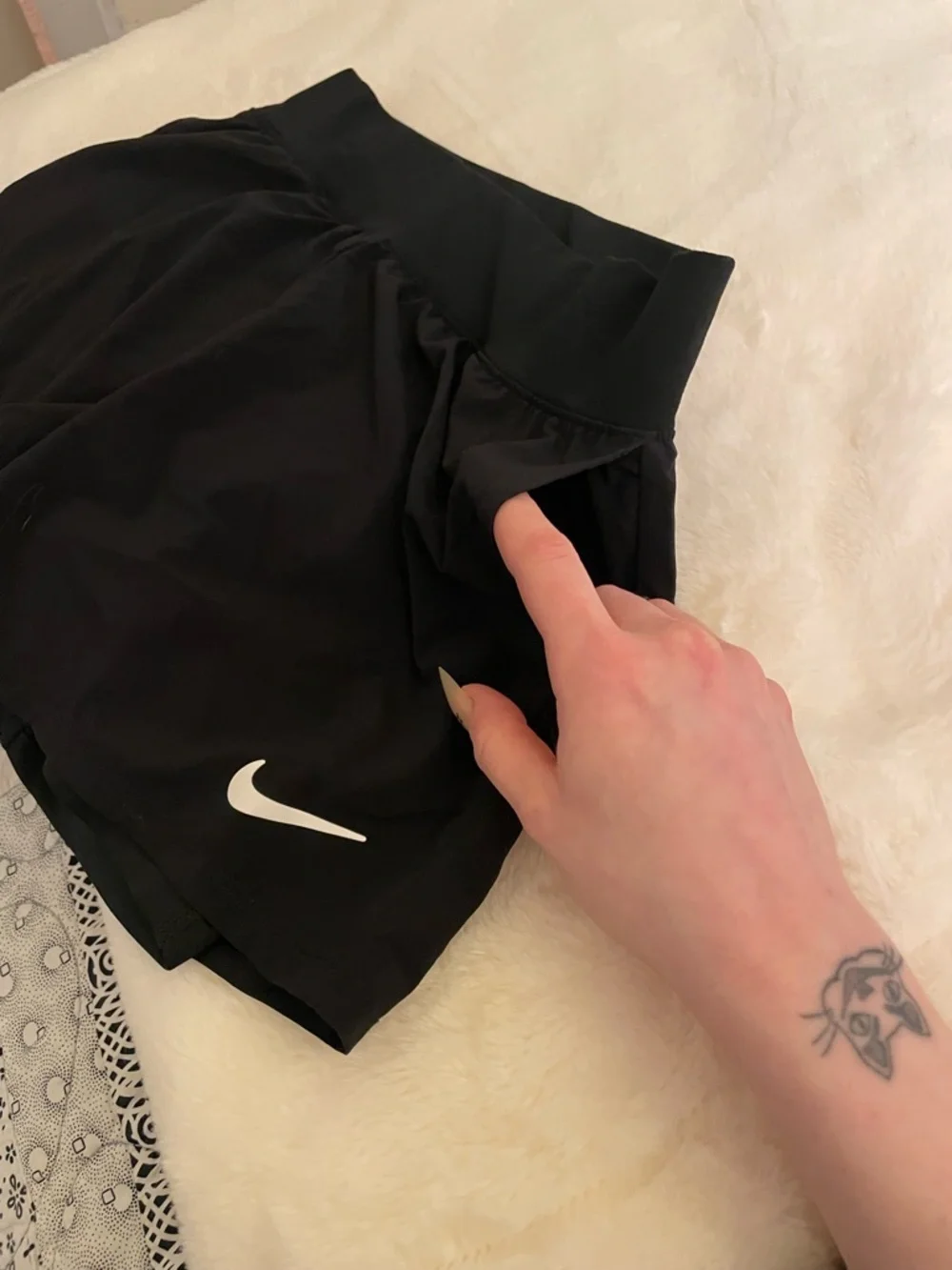 Nike Women’s Black Athletic Layered Running Shorts with Swoosh XS NWOT Pockets - Picture 15 of 16